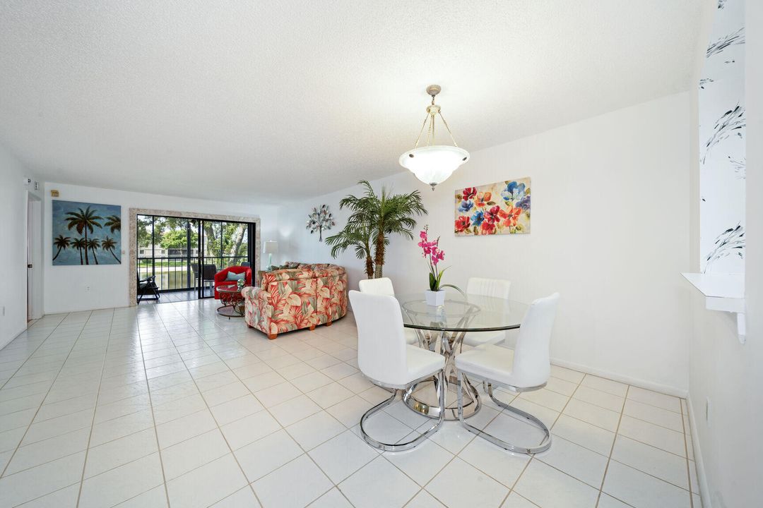 For Sale: $299,000 (2 beds, 2 baths, 1500 Square Feet)