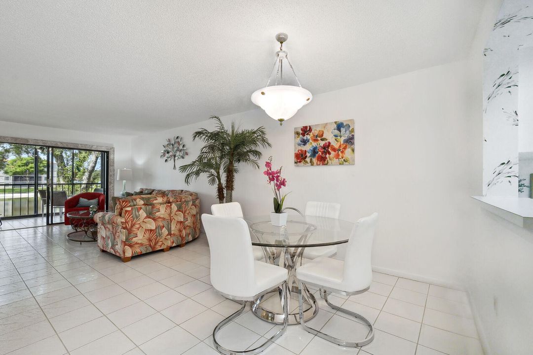 For Sale: $299,000 (2 beds, 2 baths, 1500 Square Feet)