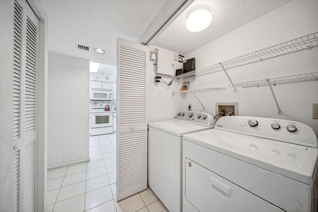 For Sale: $299,000 (2 beds, 2 baths, 1500 Square Feet)