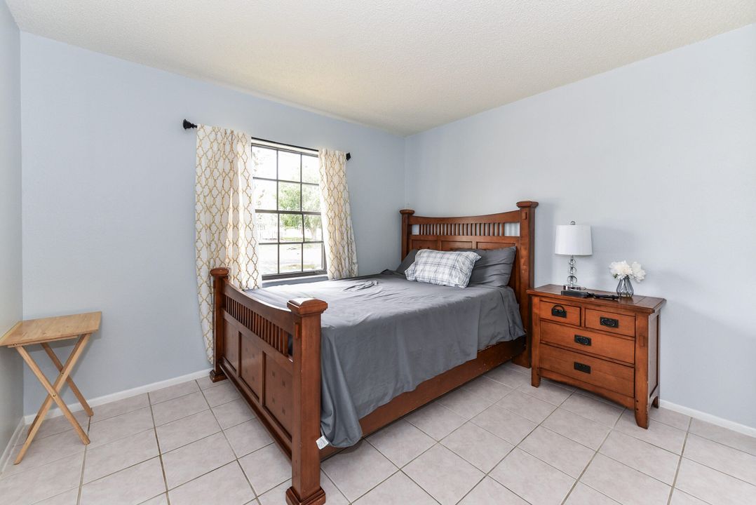 For Sale: $275,000 (2 beds, 2 baths, 825 Square Feet)