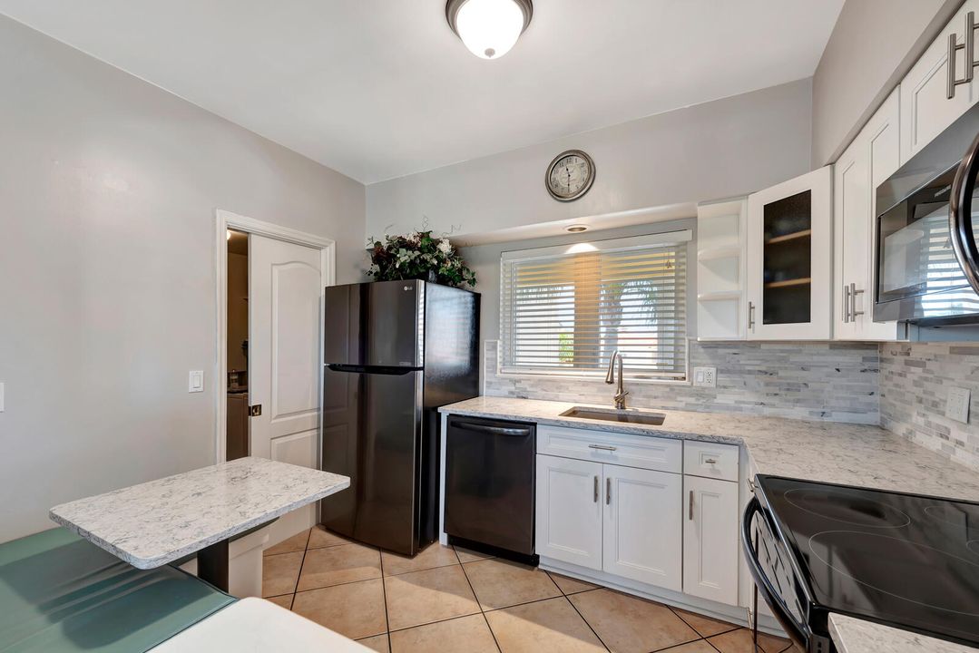 For Sale: $360,000 (2 beds, 2 baths, 1368 Square Feet)