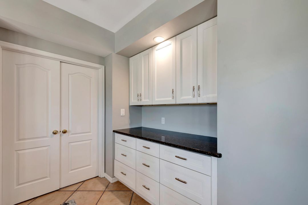 For Sale: $360,000 (2 beds, 2 baths, 1368 Square Feet)