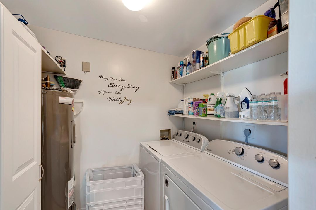 For Sale: $360,000 (2 beds, 2 baths, 1368 Square Feet)