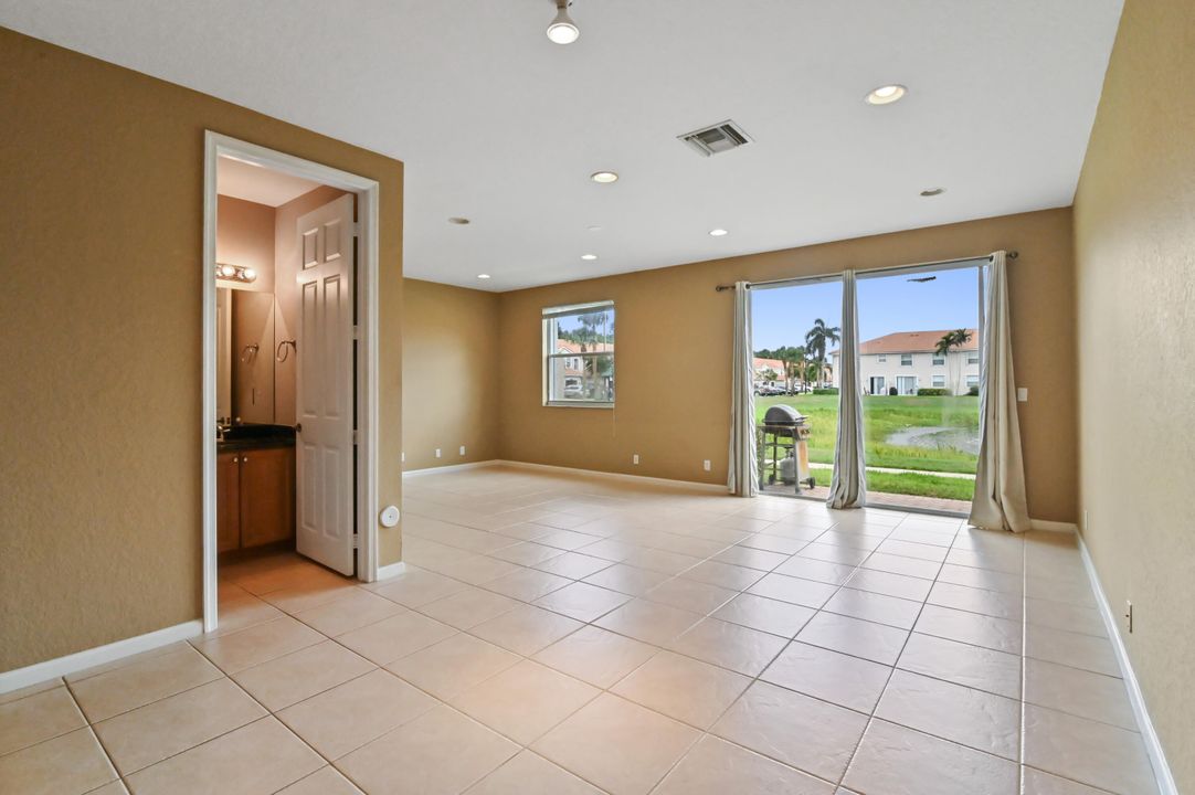 Active With Contract: $3,500 (3 beds, 3 baths, 2018 Square Feet)