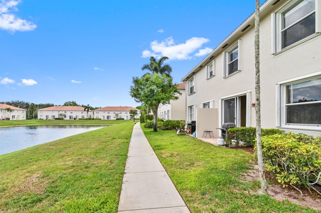 Active With Contract: $3,500 (3 beds, 3 baths, 2018 Square Feet)