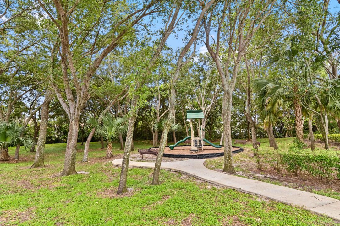 Active With Contract: $3,500 (3 beds, 3 baths, 2018 Square Feet)