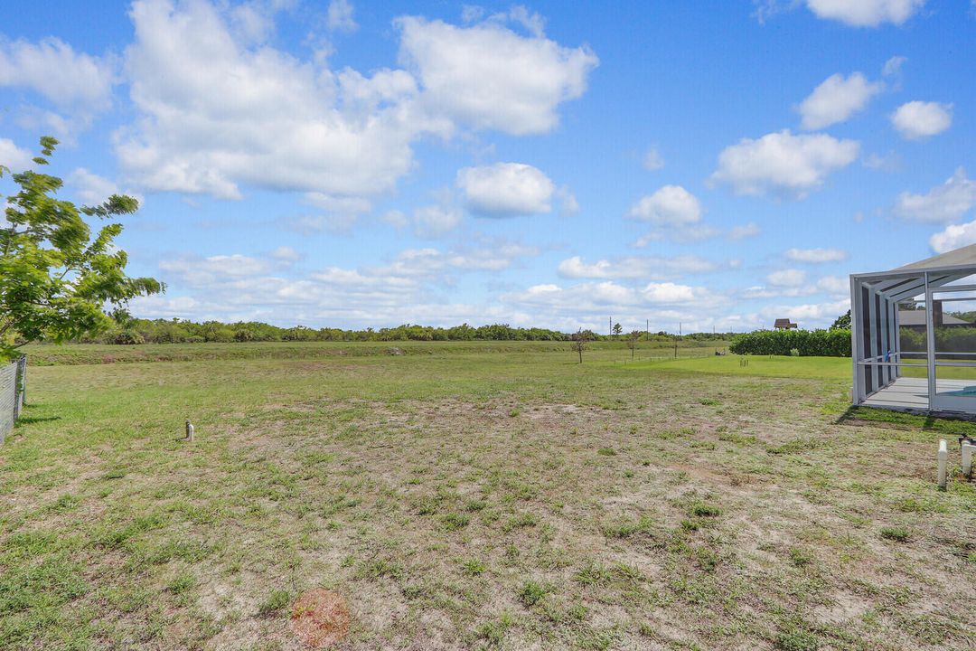 For Sale: $499,900 (3 beds, 2 baths, 1925 Square Feet)