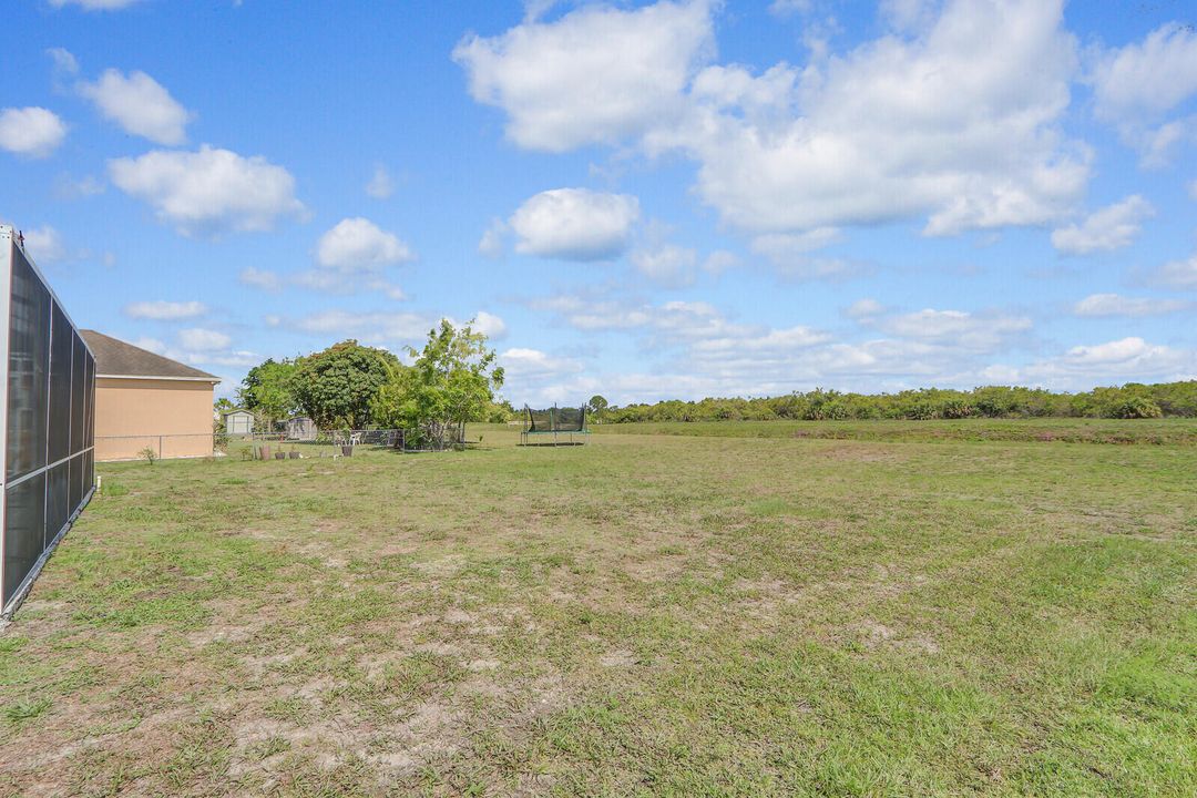 For Sale: $499,900 (3 beds, 2 baths, 1925 Square Feet)