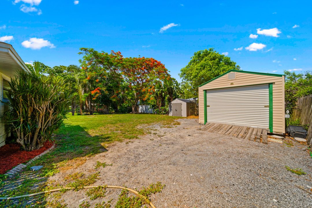 Active With Contract: $339,900 (3 beds, 2 baths, 1334 Square Feet)