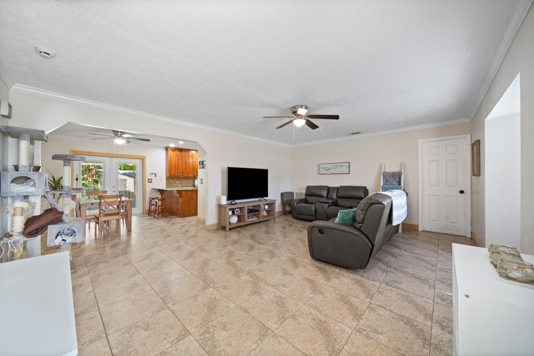 Active With Contract: $339,900 (3 beds, 2 baths, 1334 Square Feet)