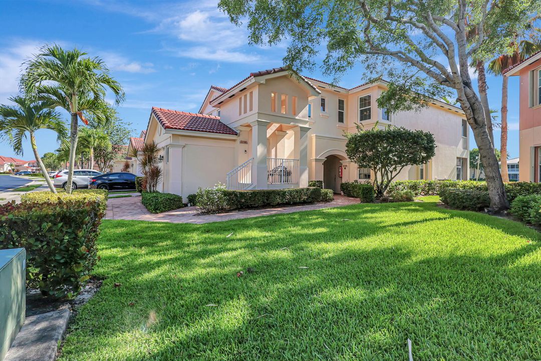 For Sale: $425,000 (3 beds, 2 baths, 1587 Square Feet)