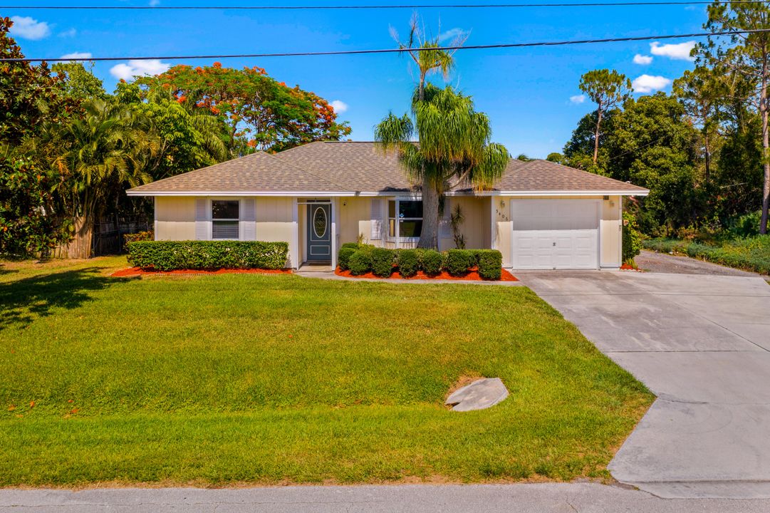 Active With Contract: $339,900 (3 beds, 2 baths, 1334 Square Feet)