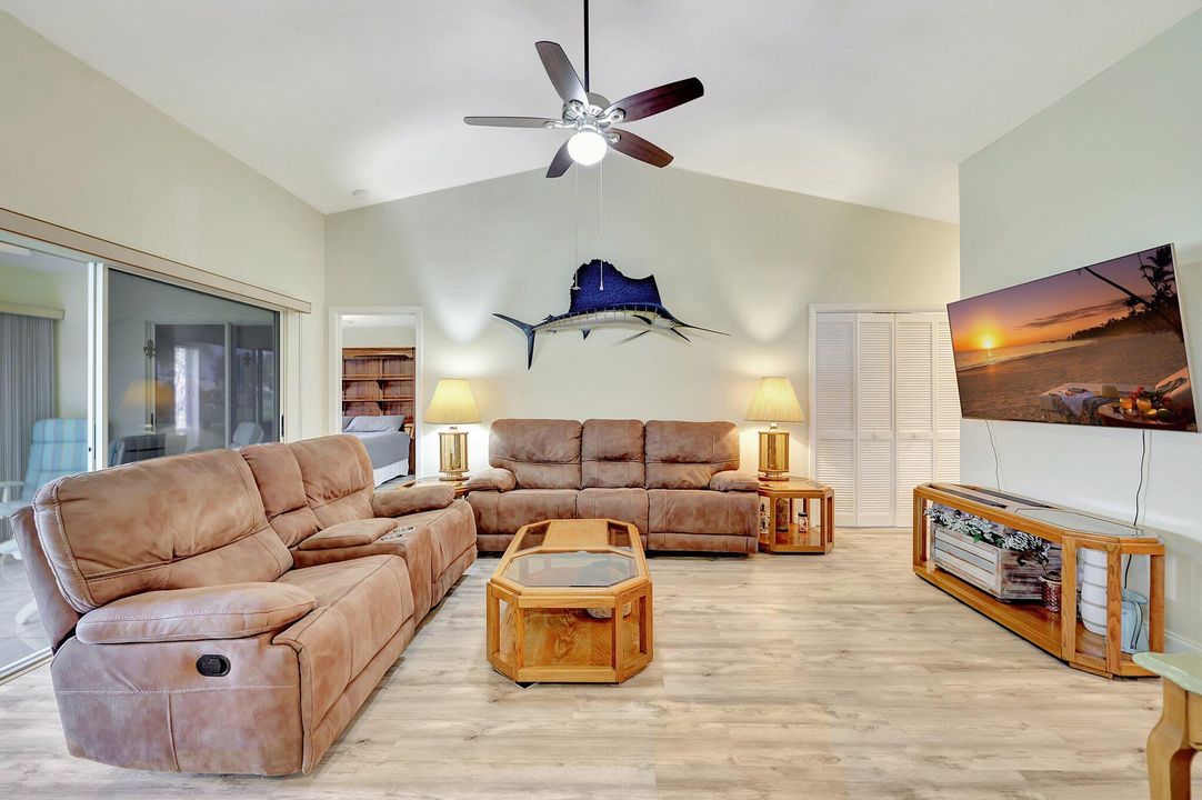 Active With Contract: $329,000 (3 beds, 2 baths, 1346 Square Feet)