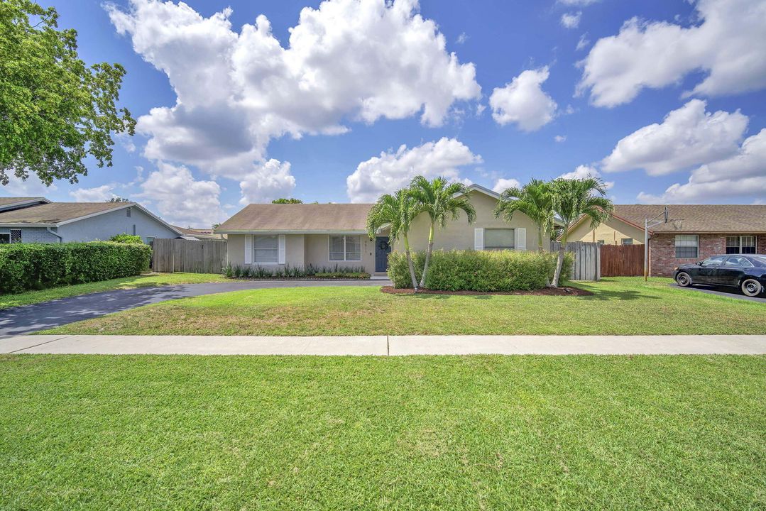 Active With Contract: $565,000 (3 beds, 2 baths, 1281 Square Feet)