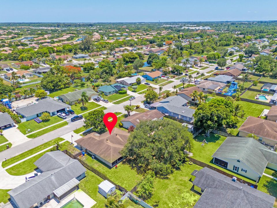 Active With Contract: $525,000 (3 beds, 2 baths, 1887 Square Feet)