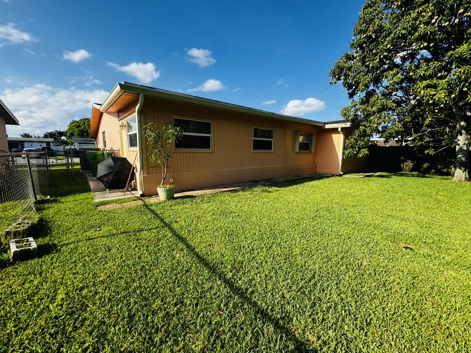 Active With Contract: $399,000 (3 beds, 2 baths, 1530 Square Feet)