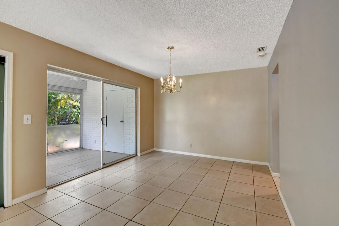 For Sale: $230,000 (2 beds, 2 baths, 1238 Square Feet)