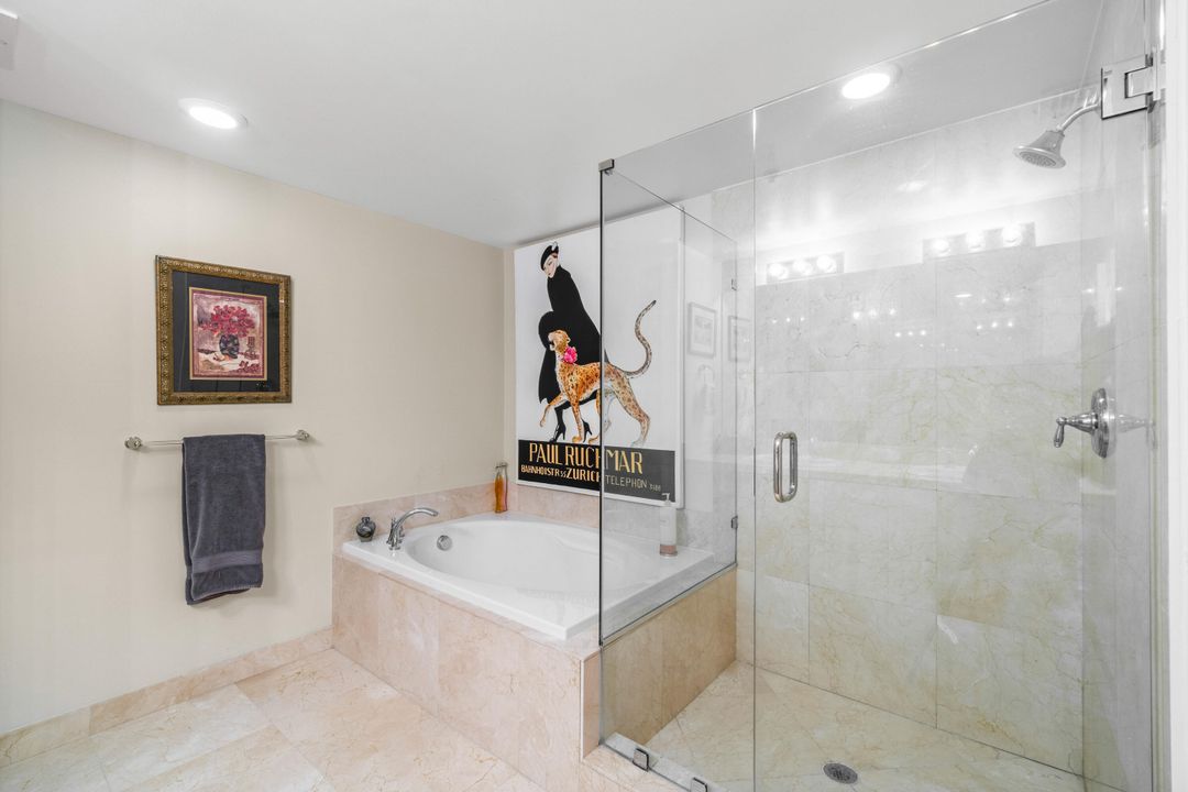 Active With Contract: $2,850 (2 beds, 2 baths, 1185 Square Feet)