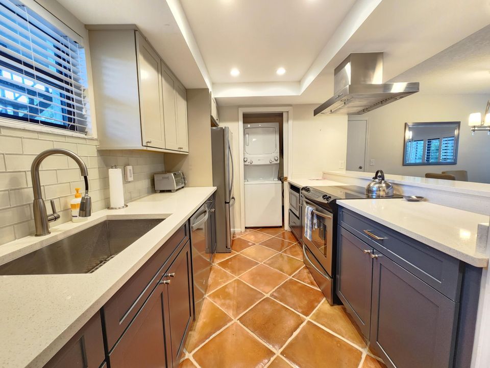 For Sale: $629,000 (2 beds, 2 baths, 1400 Square Feet)