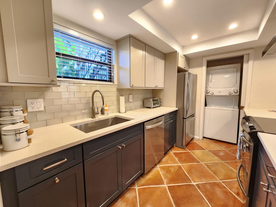 For Sale: $629,000 (2 beds, 2 baths, 1400 Square Feet)