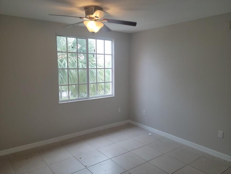 For Rent: $2,400 (3 beds, 2 baths, 1115 Square Feet)