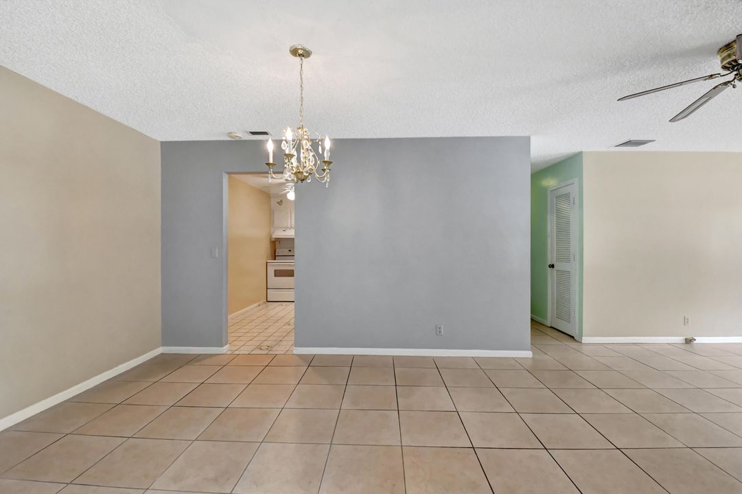 For Sale: $230,000 (2 beds, 2 baths, 1238 Square Feet)