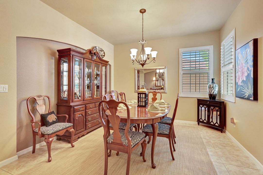 For Sale: $425,000 (3 beds, 2 baths, 1587 Square Feet)