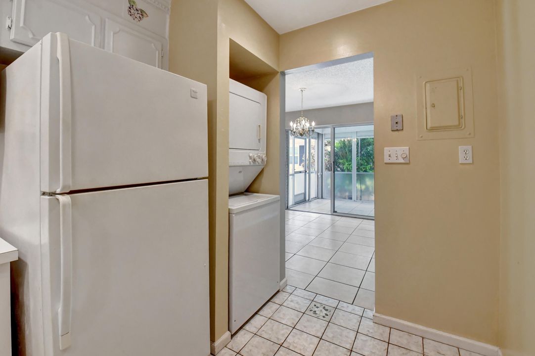 For Sale: $230,000 (2 beds, 2 baths, 1238 Square Feet)