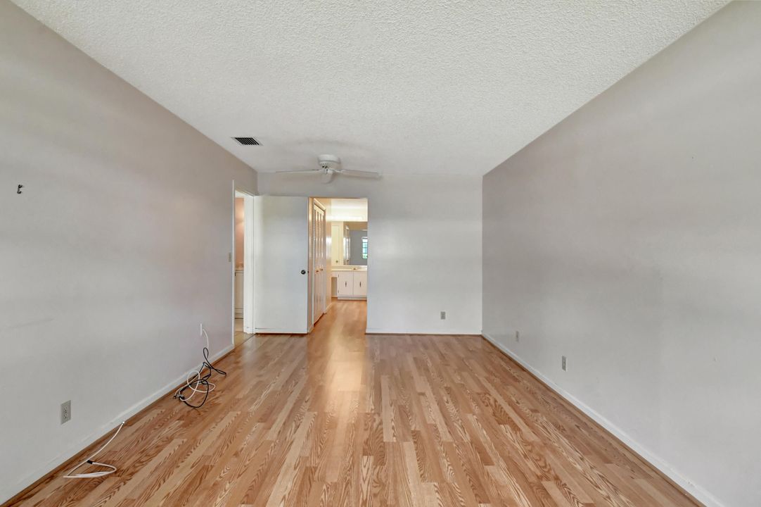 For Sale: $230,000 (2 beds, 2 baths, 1238 Square Feet)