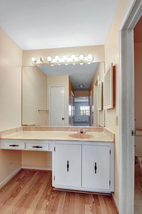 For Sale: $230,000 (2 beds, 2 baths, 1238 Square Feet)