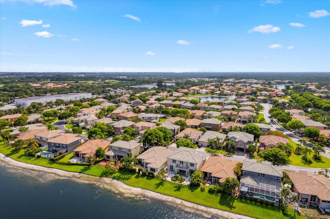 For Sale: $810,000 (4 beds, 3 baths, 2897 Square Feet)