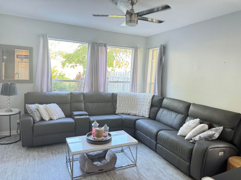 For Sale: $464,000 (3 beds, 2 baths, 1428 Square Feet)