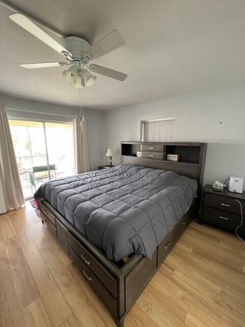 For Sale: $215,000 (1 beds, 2 baths, 959 Square Feet)