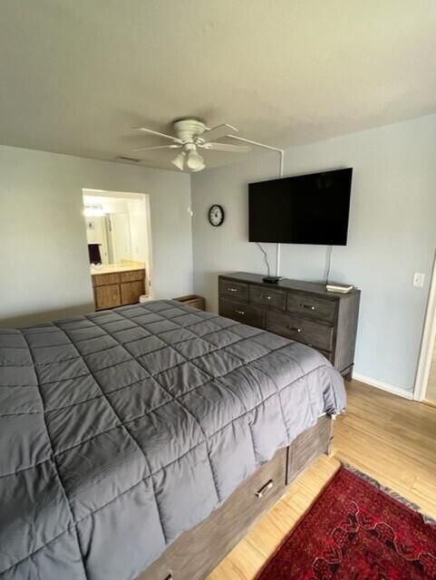 For Sale: $215,000 (1 beds, 2 baths, 959 Square Feet)