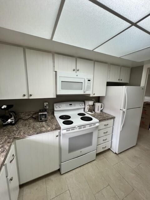 For Sale: $215,000 (1 beds, 2 baths, 959 Square Feet)