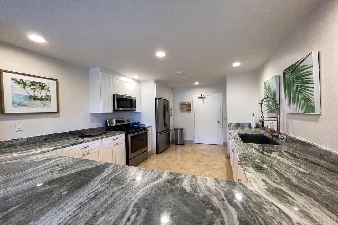 Active With Contract: $3,500 (2 beds, 2 baths, 1170 Square Feet)