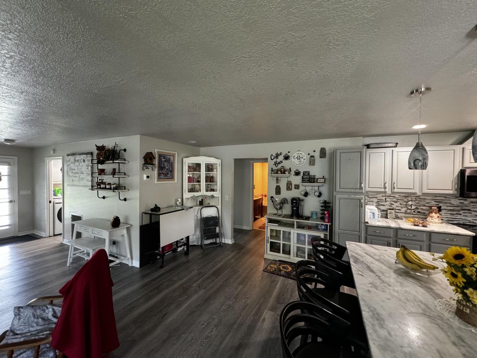 For Sale: $549,000 (2 beds, 2 baths, 1369 Square Feet)