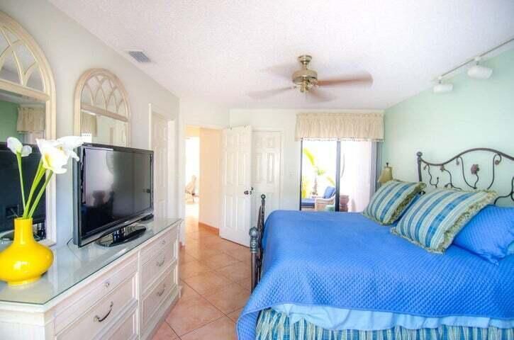 For Rent: $3,300 (2 beds, 2 baths, 1211 Square Feet)