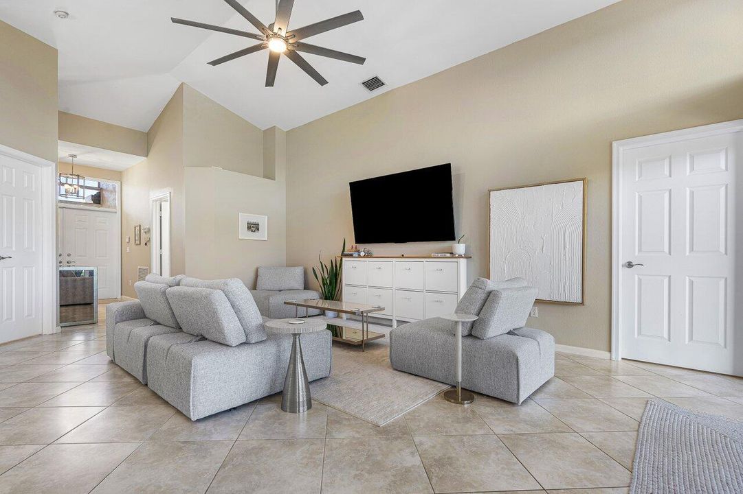 Active With Contract: $4,250 (3 beds, 2 baths, 1628 Square Feet)