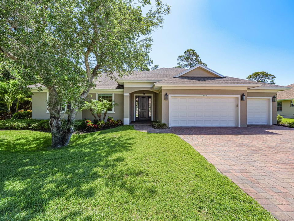 For Sale: $530,000 (3 beds, 2 baths, 1910 Square Feet)