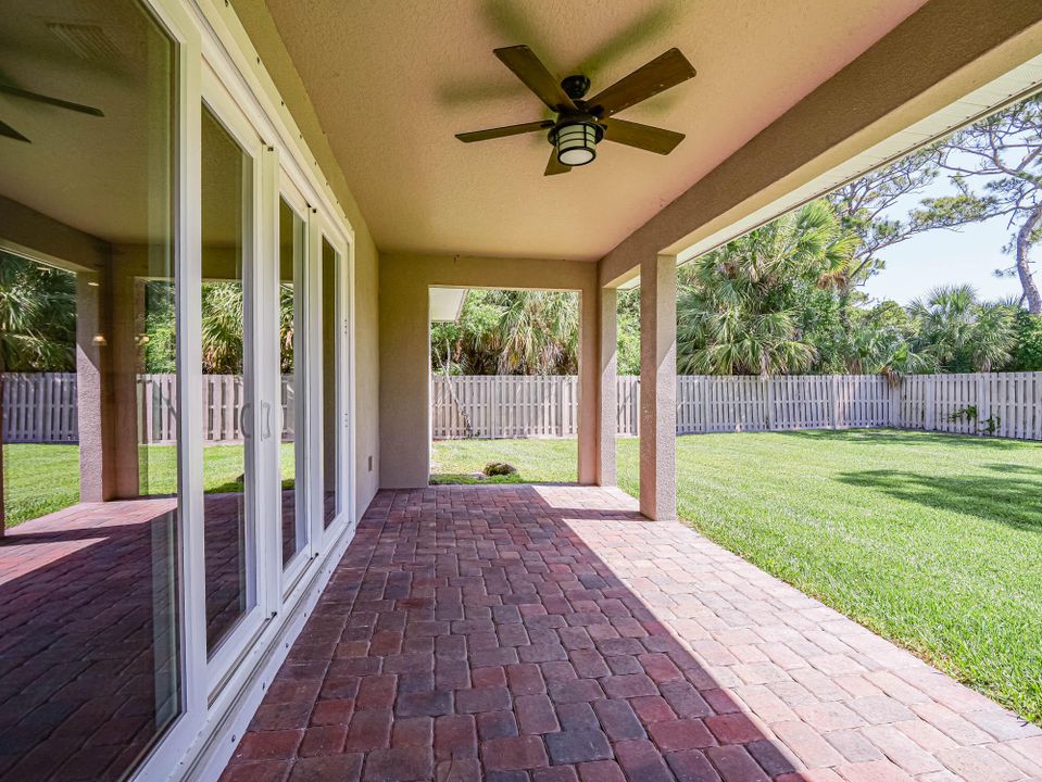 For Sale: $530,000 (3 beds, 2 baths, 1910 Square Feet)