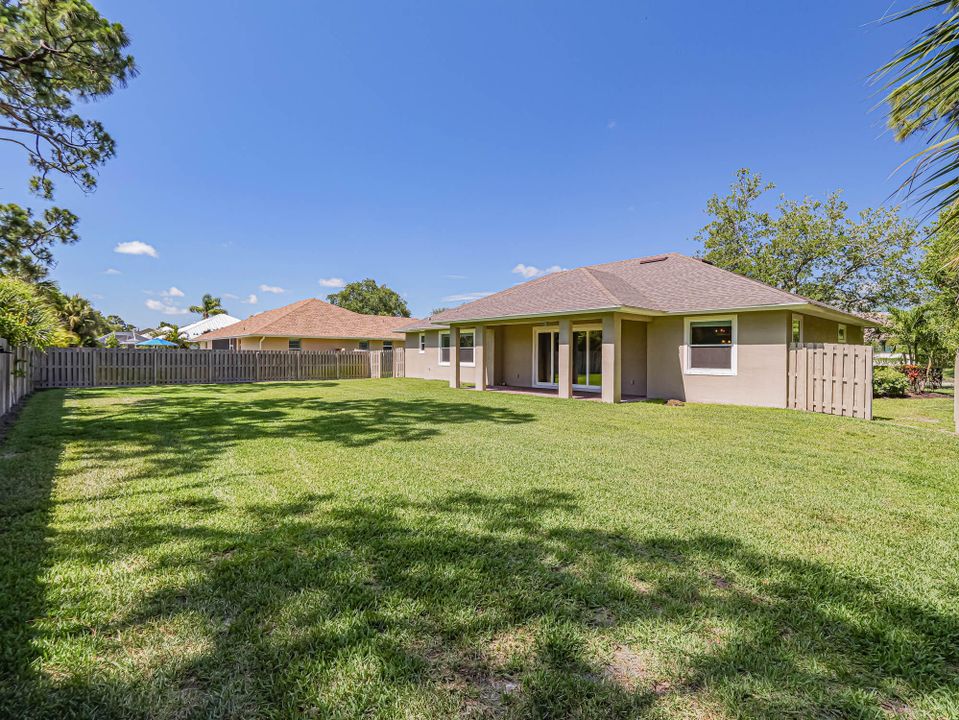 For Sale: $530,000 (3 beds, 2 baths, 1910 Square Feet)