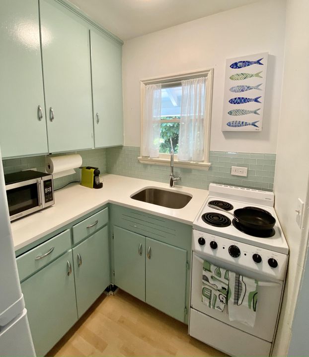 For Rent: $6,500 (2 beds, 2 baths, 750 Square Feet)
