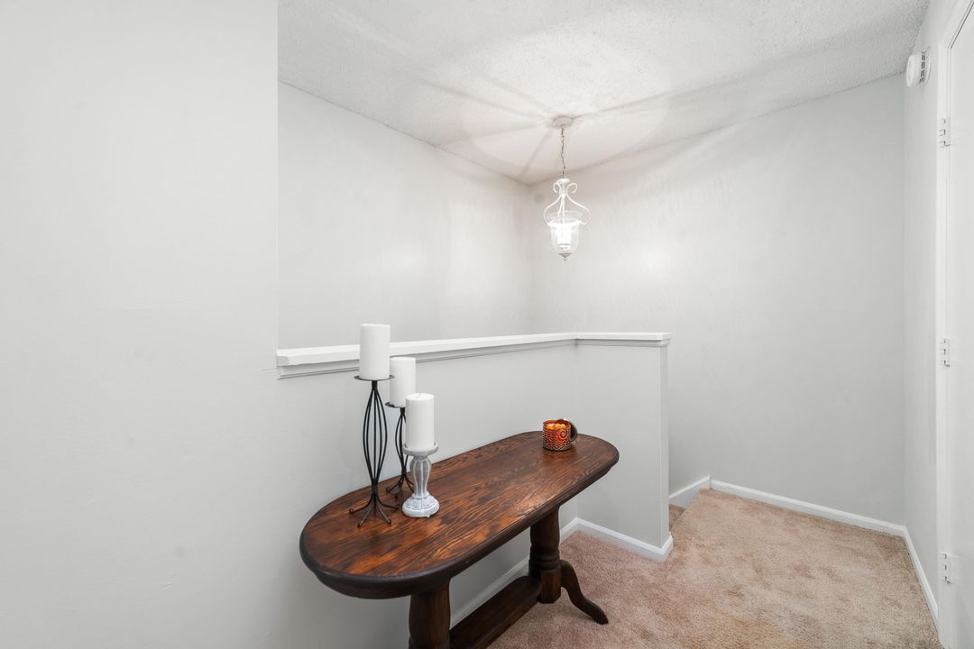 For Sale: $390,000 (2 beds, 2 baths, 1109 Square Feet)