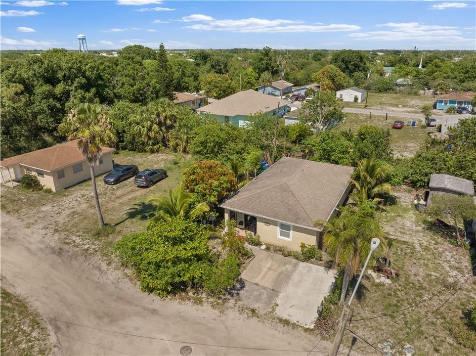 Active With Contract: $210,000 (3 beds, 2 baths, 1203 Square Feet)