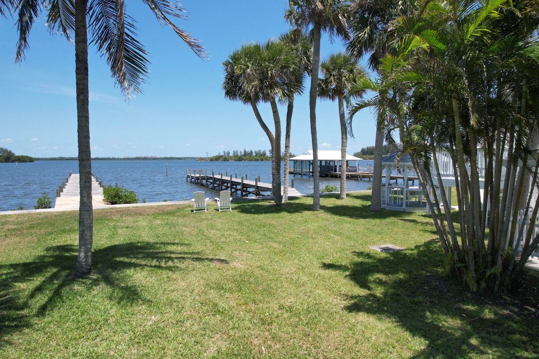 For Sale: $1,390,000 (3 beds, 3 baths, 3076 Square Feet)