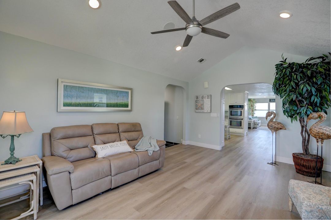 Active With Contract: $1,390,000 (3 beds, 3 baths, 3076 Square Feet)