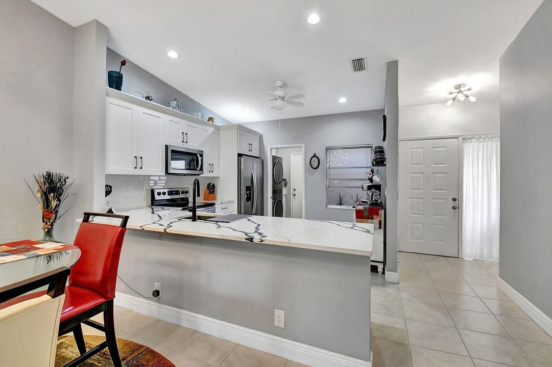 For Sale: $379,000 (2 beds, 2 baths, 1310 Square Feet)