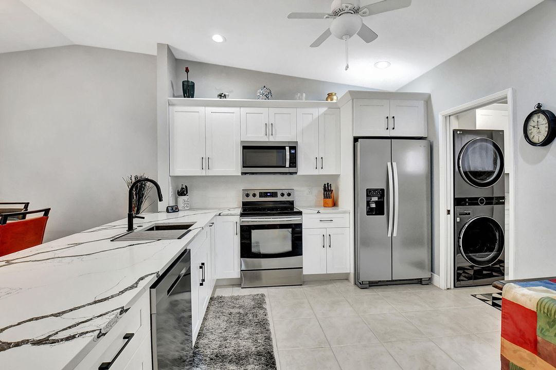 For Sale: $379,000 (2 beds, 2 baths, 1310 Square Feet)