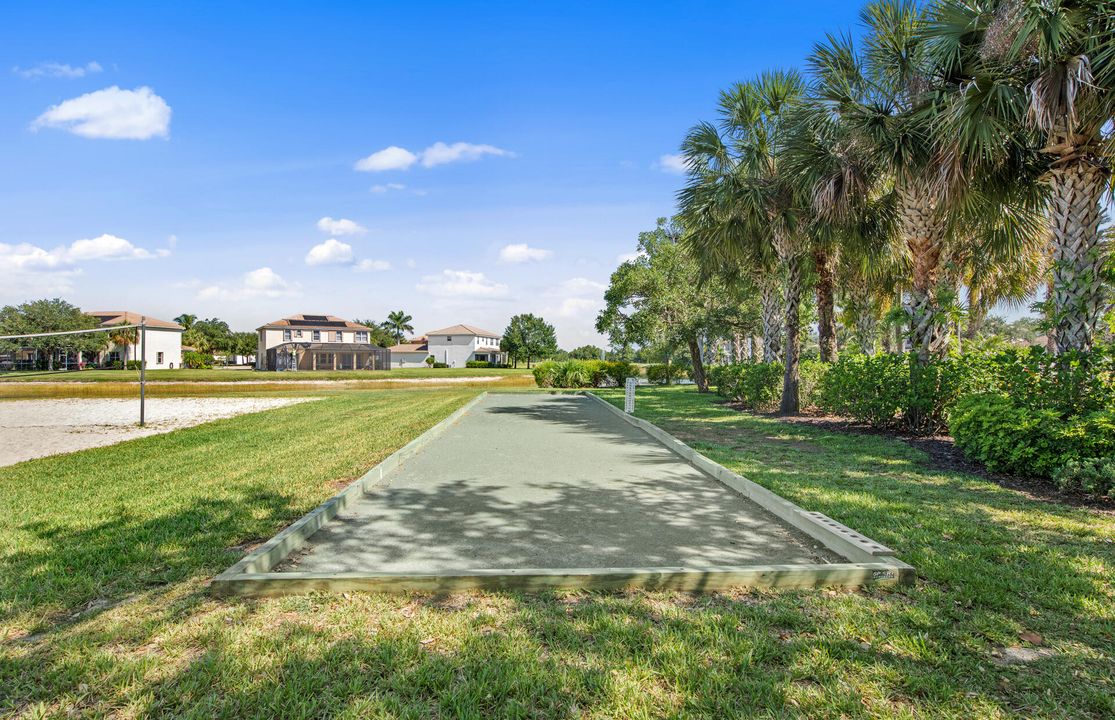 Active With Contract: $303,963 (3 beds, 2 baths, 1816 Square Feet)